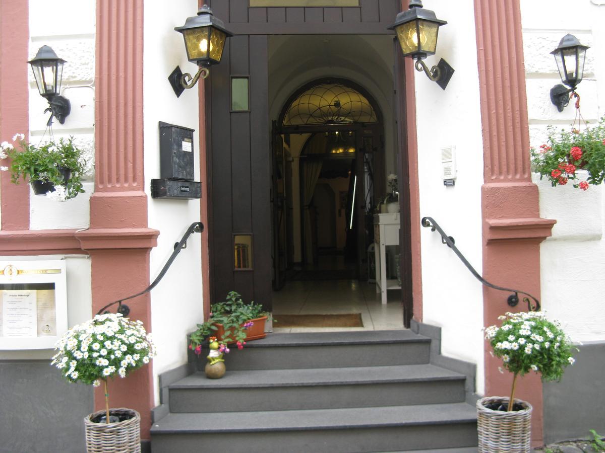 Hotel-Restaurant Kastel Bernkastel-Kues Exterior photo